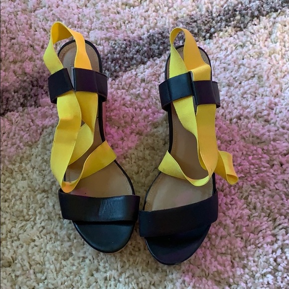 Steve Madden Shoes - Steve Madden Wedges Run Large